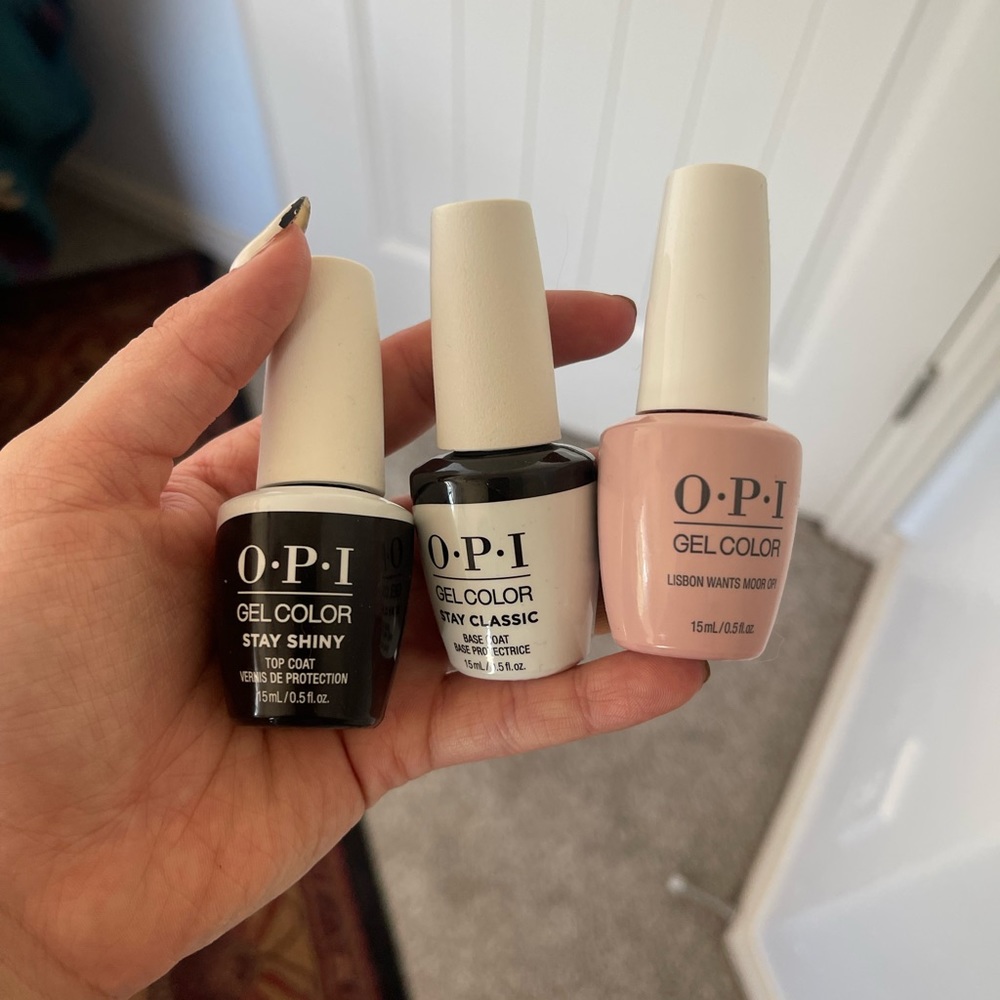 Opi gel nail polish